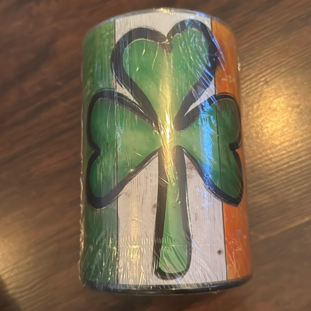 Gold Canyon St. Patrick’s Day Scented Candle PomLime Whirl